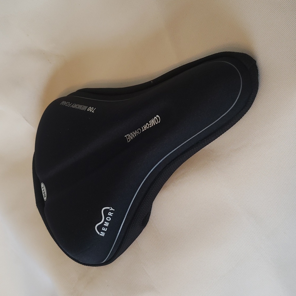 Bell 700 memory foam bicycle saddle/seat cover with comfort channel